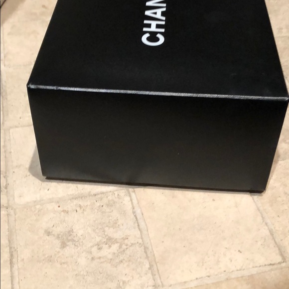 Chanel Box - Picture 5 of 8